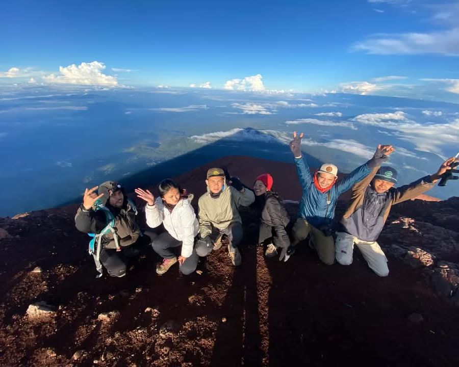 shadow of kerinci